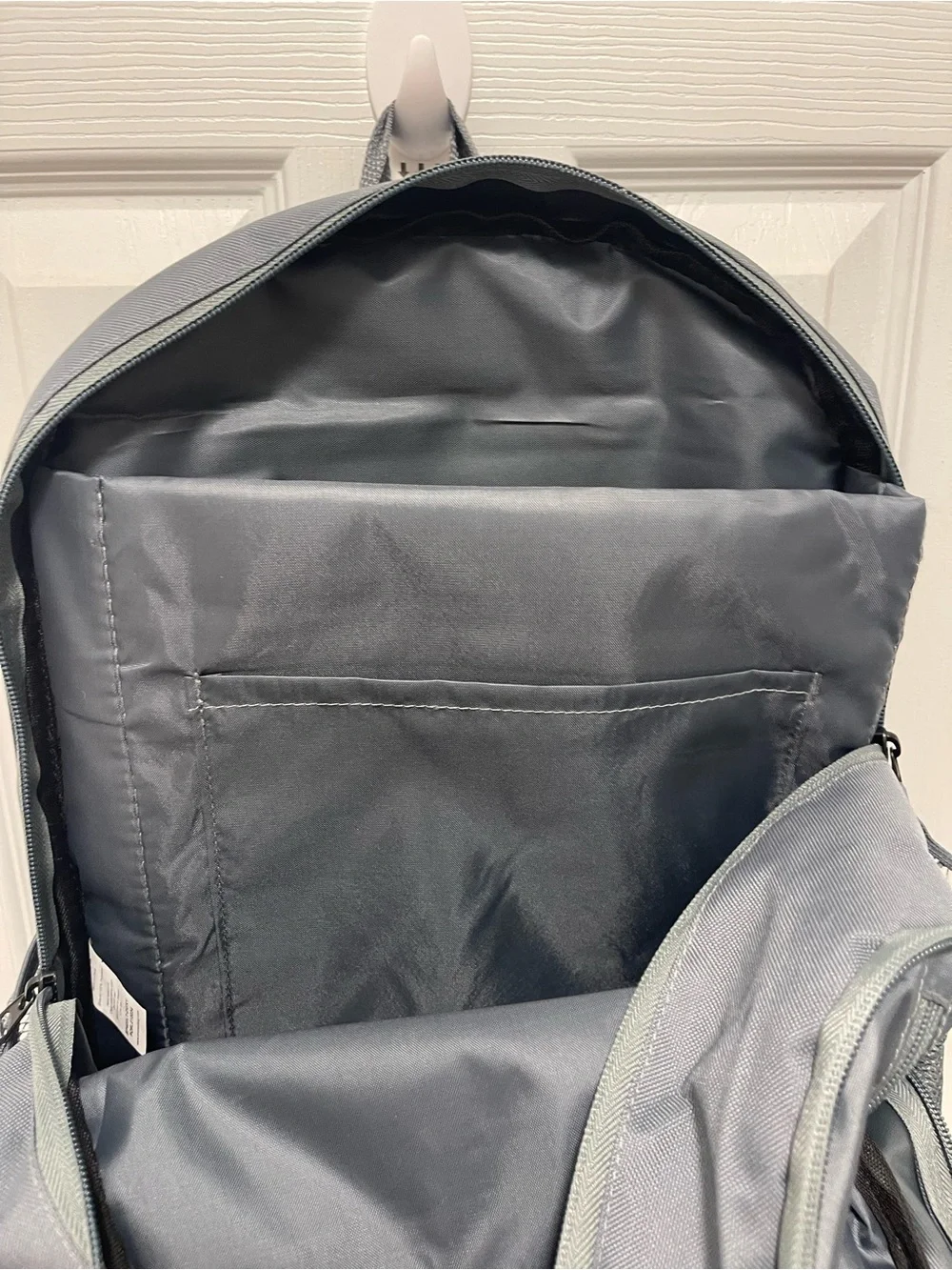 Everest Men's Gray Everyday Backpack